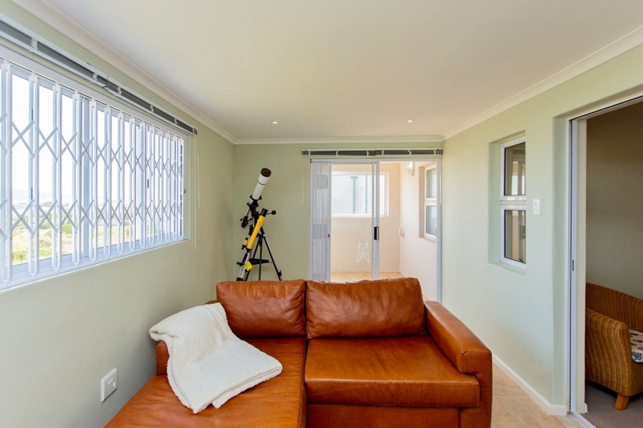 To Let 3 Bedroom Property for Rent in Country Club Western Cape